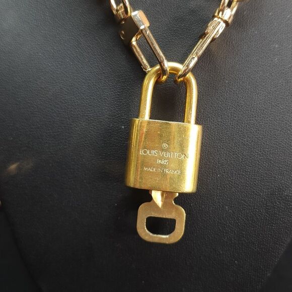 Authentic Louis Vuitton Lock And Key With Unbranded Chain #315 - Picture 7 of 9